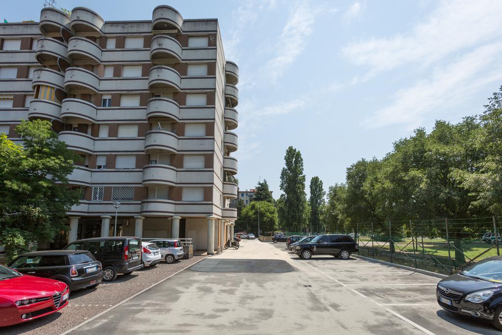 Bolognina Central Apartment Bolonia Exterior foto